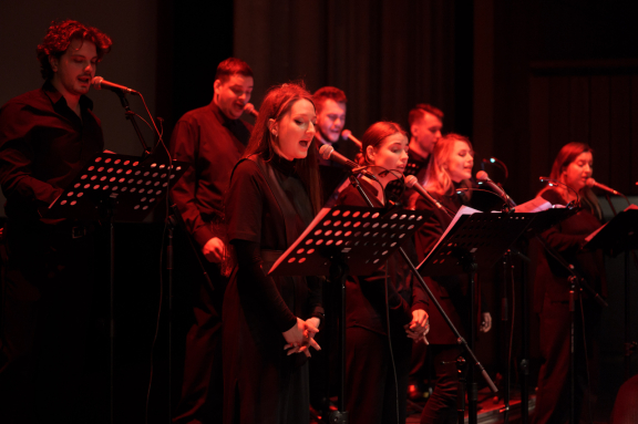 &Ocy;&rcy;&kcy;&iecy;&scy;&tcy;&rcy; CAGMO - &Scy;&icy;&mcy;&fcy;&ocy;&ncy;&icy;&yacy; &Kcy;&ocy;&rcy;&ocy;&lcy;&softcy; &icy; &SHcy;&ucy;&tcy; - &Dcy;&vcy;&ocy;&jcy;&ncy;&ocy;&jcy; &kcy;&ocy;&ncy;&tscy;&iecy;&rcy;&tcy; - &Vcy;&ocy;&lcy;&zhcy;&scy;&kcy;&icy;&jcy;