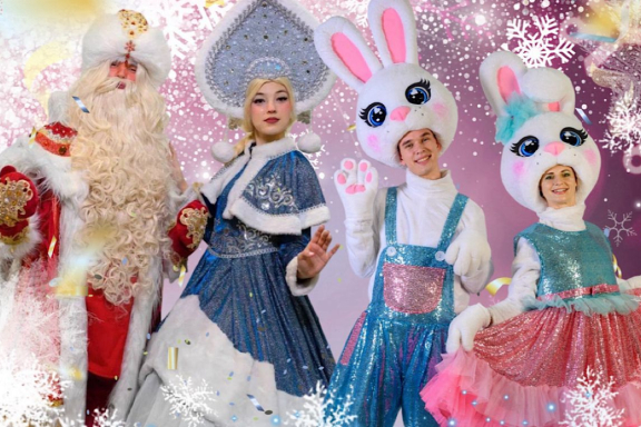 Первая ёлка малыша