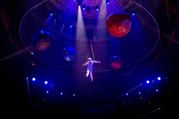 Королевство ледяных фонтанов «Сказка 13 месяцев»